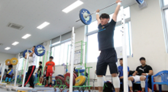 역도전용경기장 실내