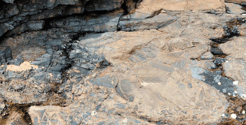 쇄설성 암맥과 페퍼라이트