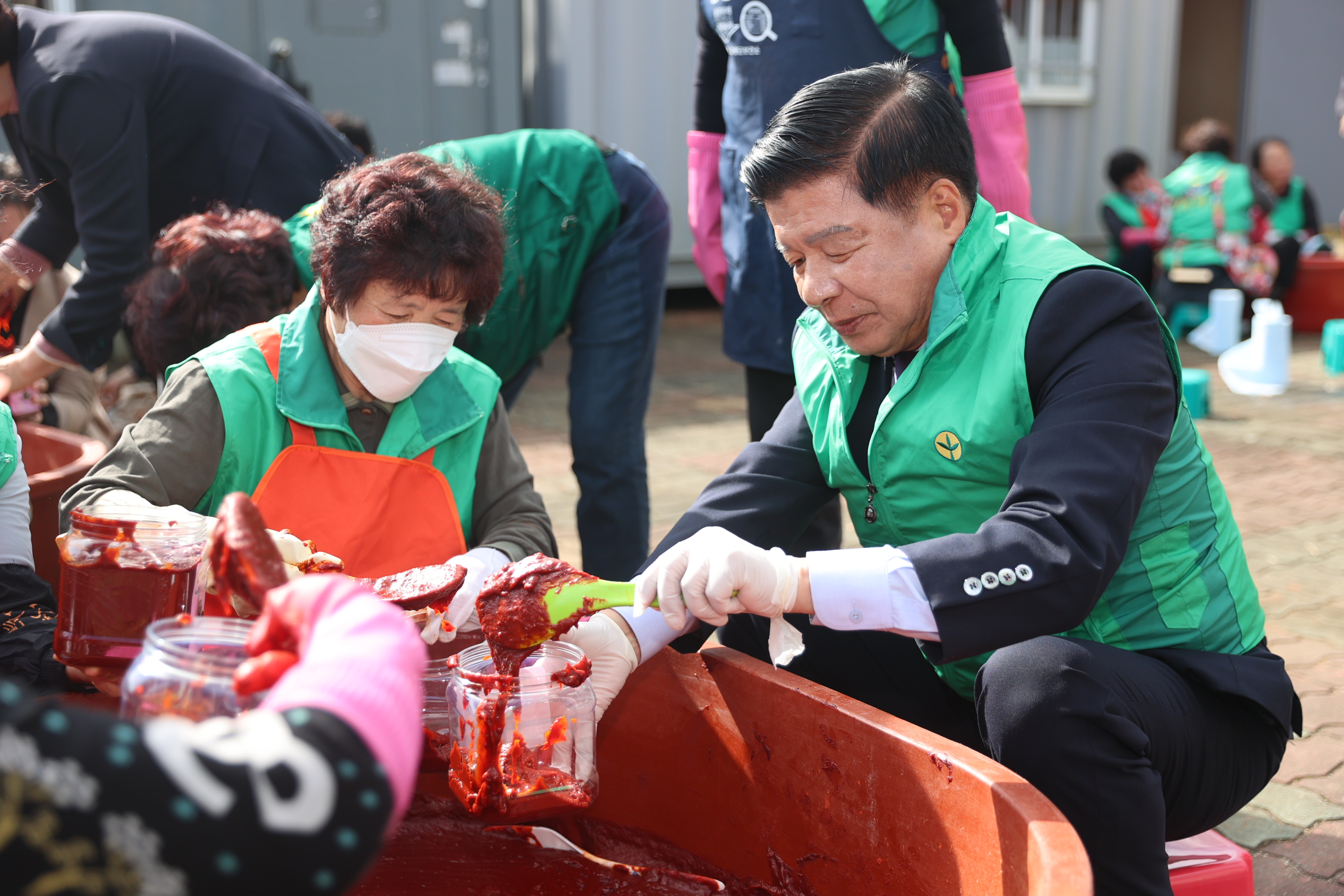 11월9일 새마을운동 고성군지회 사랑의 장 담그기 행사 관련자료